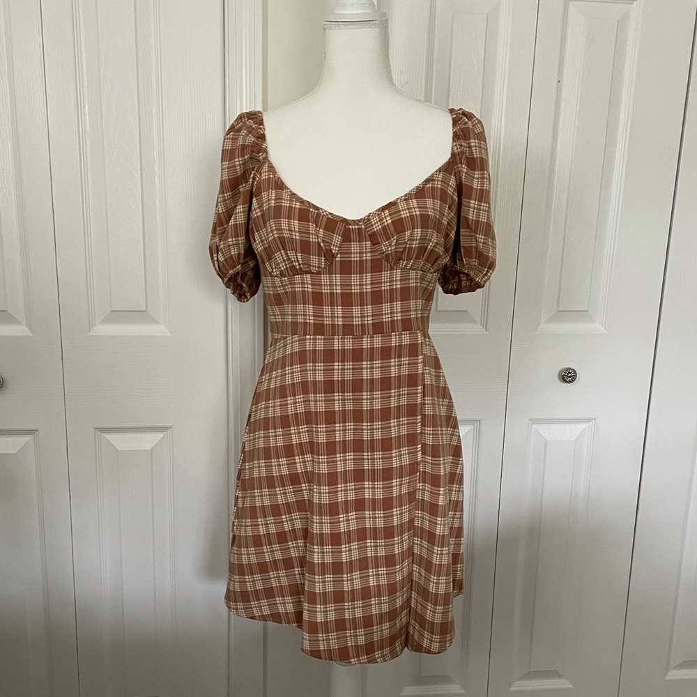 Pretty Little Thing Brown Check Print Bust Detail Cut Out Shift Dress